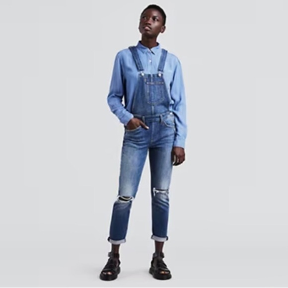 LEVI’S Sz L Fitted High Rise Jean Overalls Adjustable Straps Distressed Knees - Picture 1 of 16